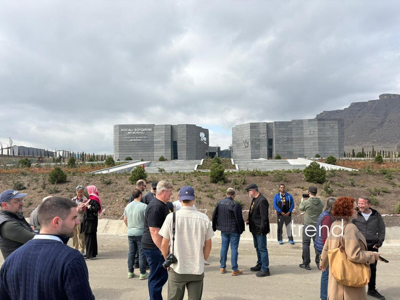 Международные путешественники посетили мемориал Ходжалинского геноцида
