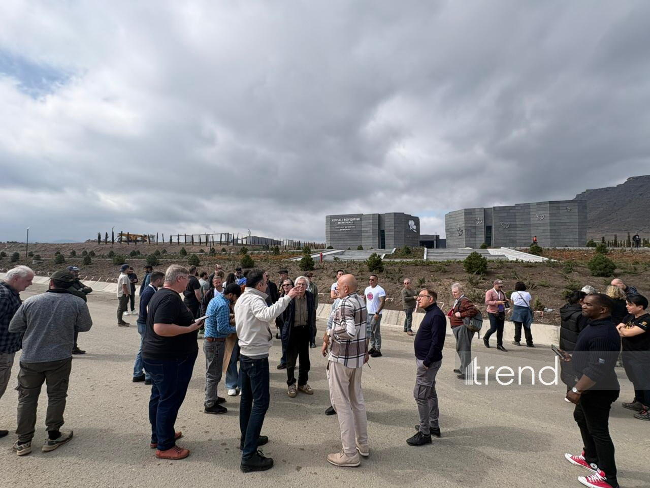 Международные путешественники посетили мемориал Ходжалинского геноцида