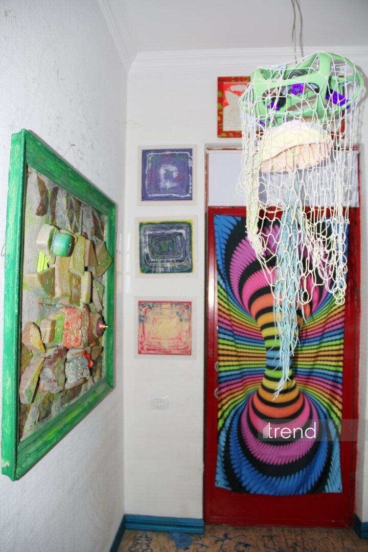 Единственный в мире Музей неонового искусства Farhouse в Баку отметил юбилей экспозицией "Экология моря"