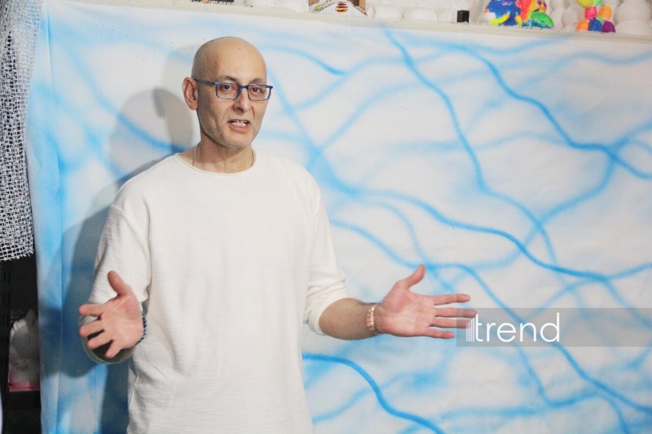 Единственный в мире Музей неонового искусства Farhouse в Баку отметил юбилей экспозицией "Экология моря"