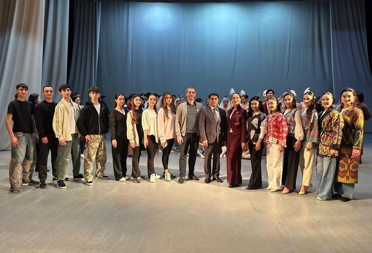 Тарана Мурадова награждена почетным званием и медалью Евразийского Фонда культуры в Казахстане