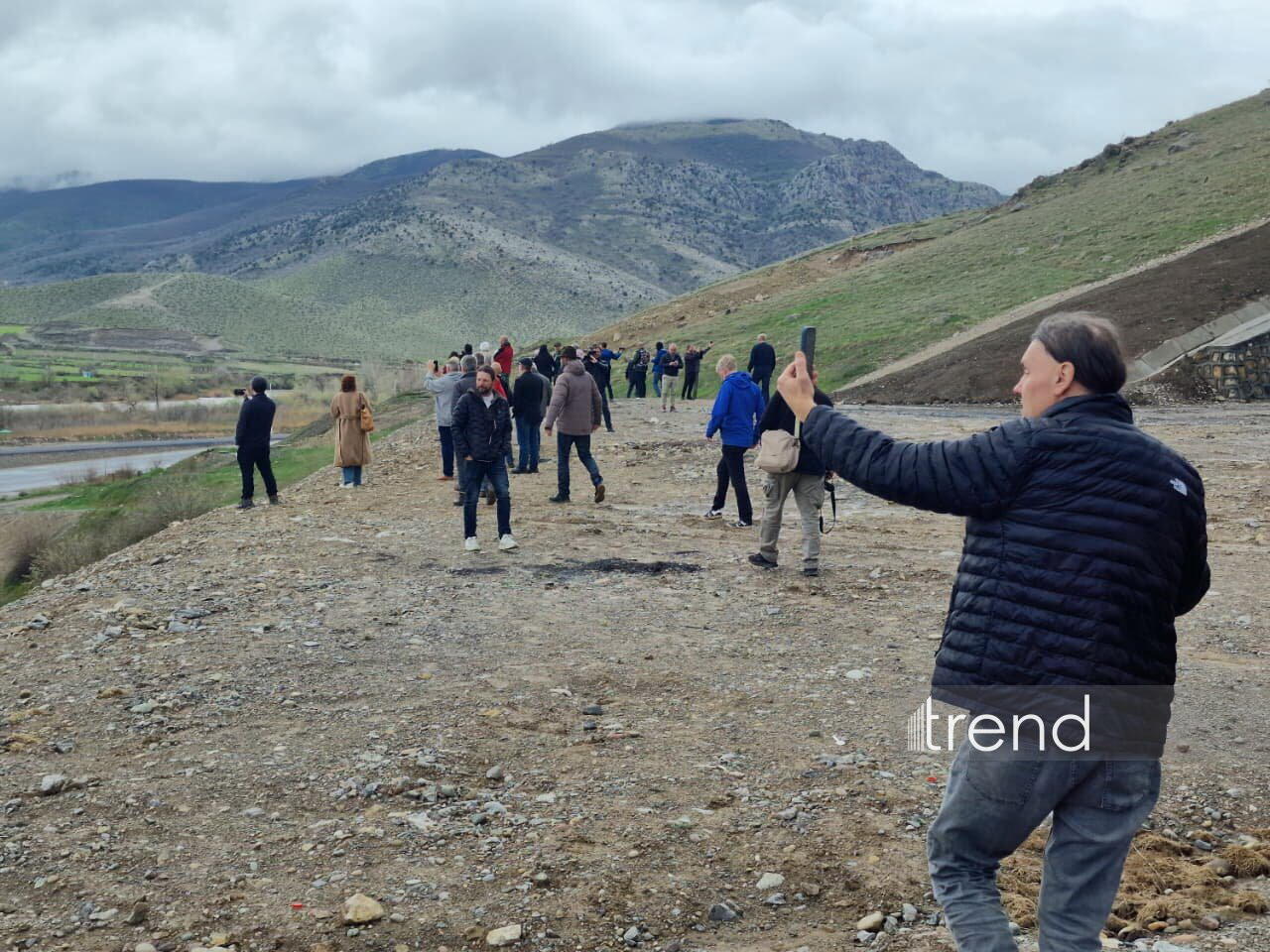 Международные путешественники ознакомились с работами на автомобильной и железной дороге Горадиз-Агбенд