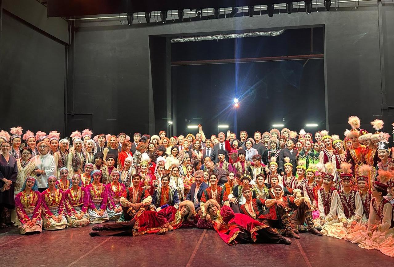 Коллектив Бакинской хореографической академии выступил на гала-концерте "ӨРЛЕУ. Эхо тюркских танцев" в Алматы