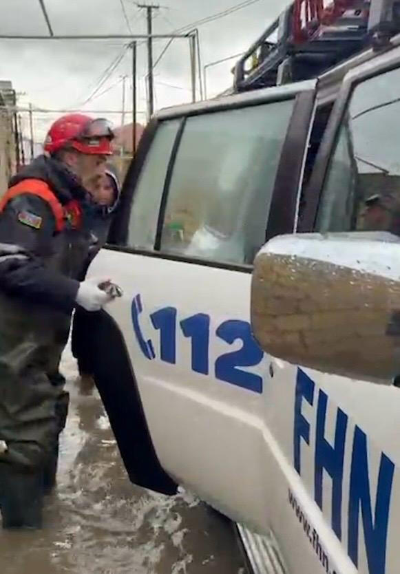МЧС Азербайджана эвакуировало 84 человека из затопленных районов