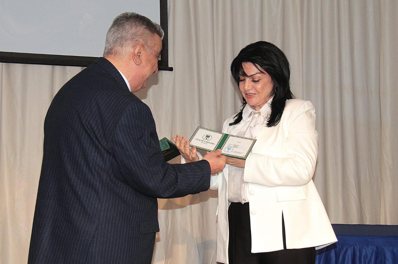 В Баку прошла церемония награждения, приуроченная к Международному дню театра