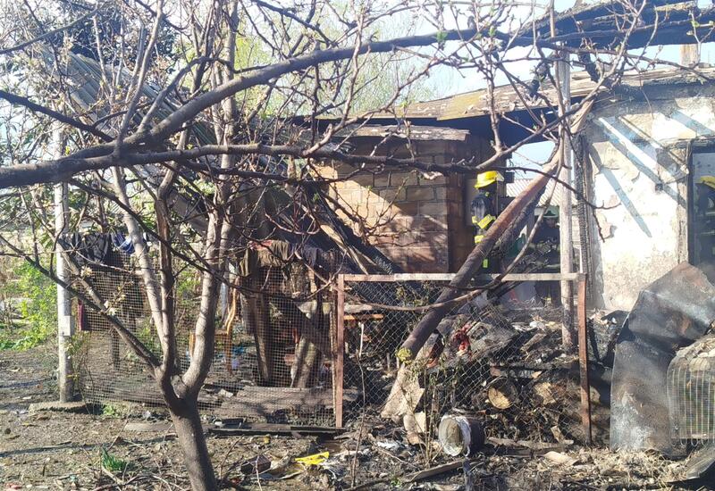 Bərdədə üç otaqlı ev yanaraq yararsız hala düşüb