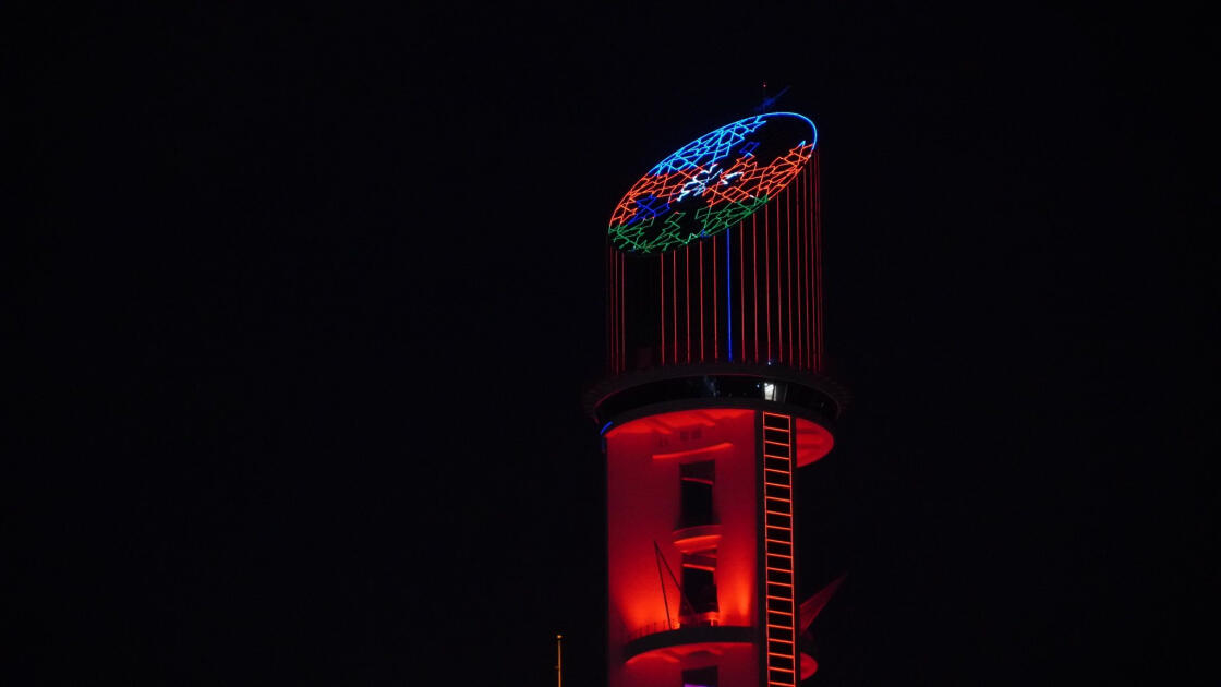 Башню Республики в Анкаре подсветили цветами флага Азербайджана