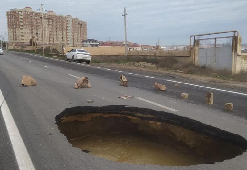 Новая дорога к бакинскому поселку просела