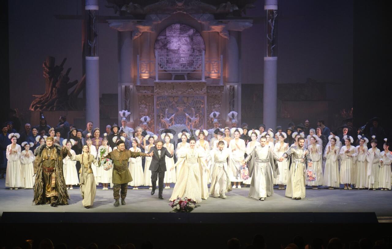 Красноярск встретил звезд мировой оперы и азербайджанского Маэстро