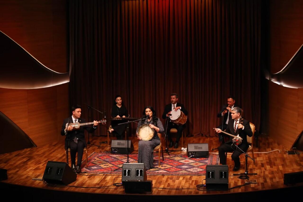 Сакральная музыка души: О чем молчит и поет мугам