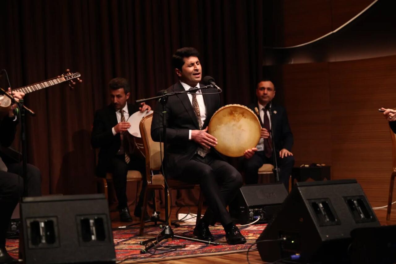 Сакральная музыка души: О чем молчит и поет мугам