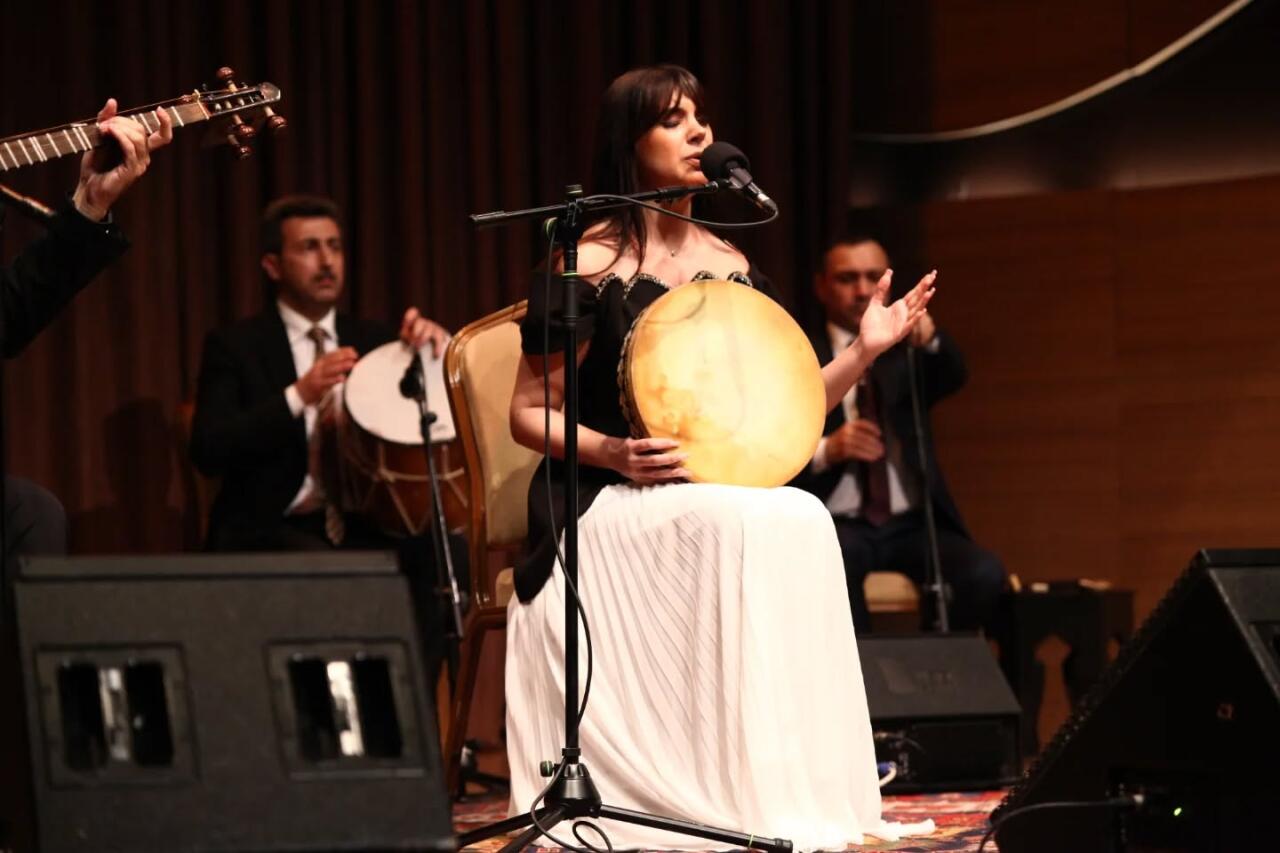 Сакральная музыка души: О чем молчит и поет мугам