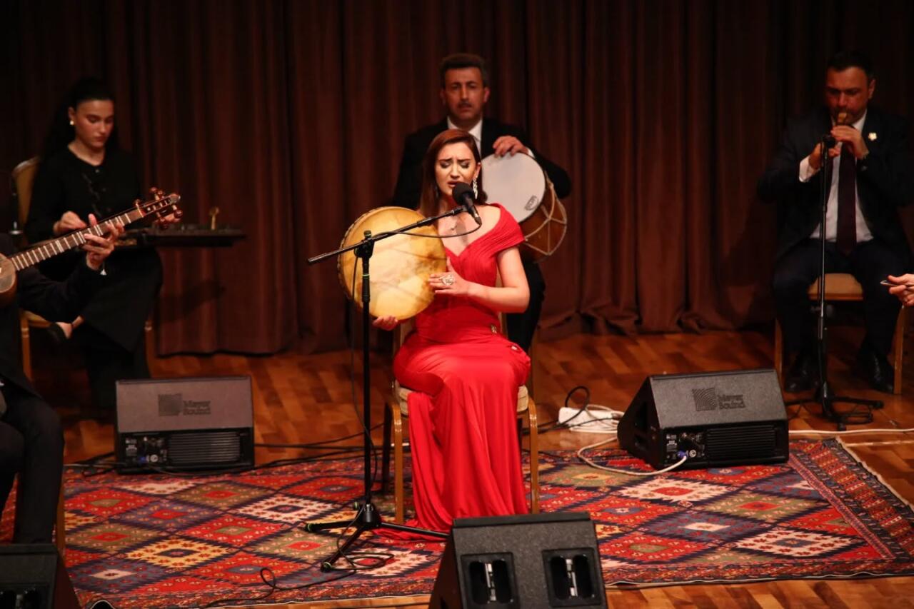 Сакральная музыка души: О чем молчит и поет мугам