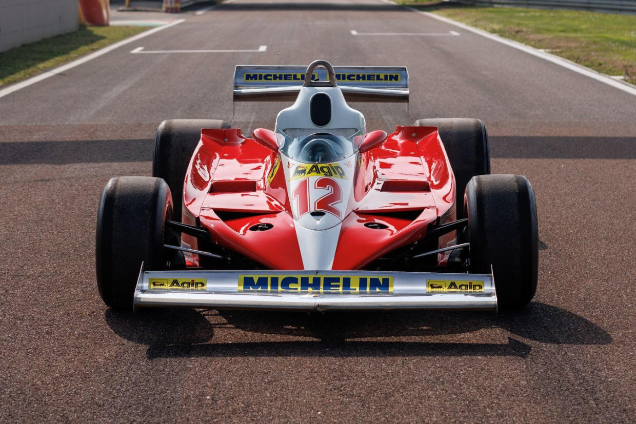 На аукцион выставлен болид Ф-1, на котором выступал Жиль Вильнев