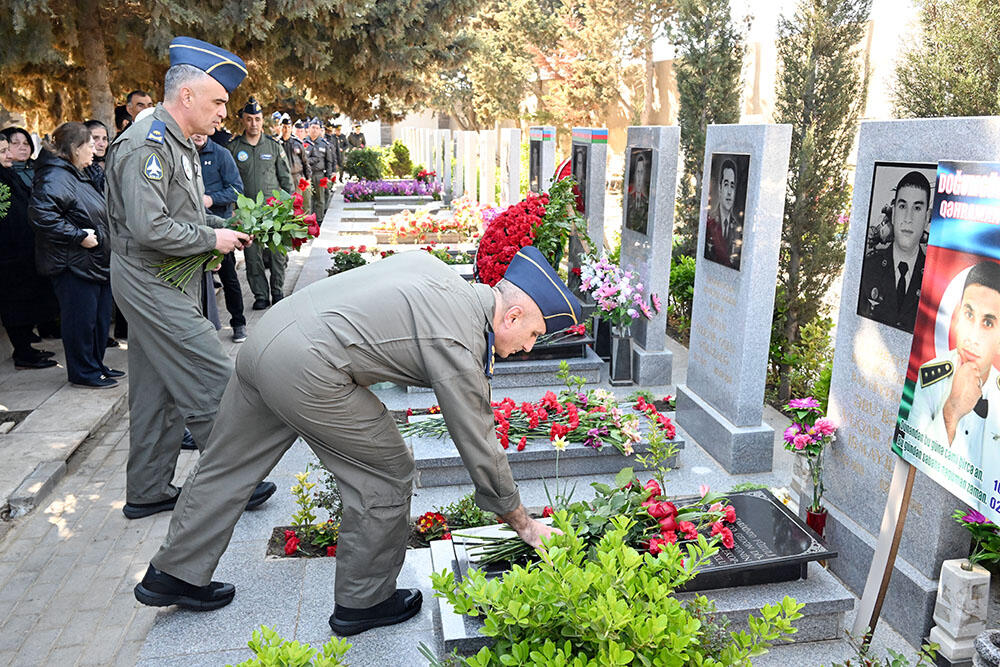 Почтена память пилотов-шехидов Апрельских боев