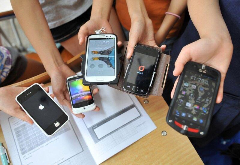 В этих случаях учащиеся могут приносить телефон в школу