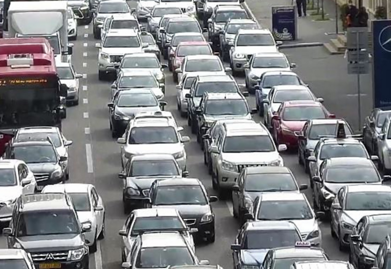 На еще одной улице Баку изменились правила движения