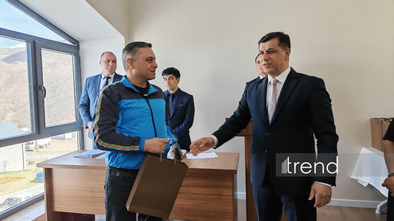 Очередная группа бывших вынужденных переселенцев прибыла в Кяльбаджар