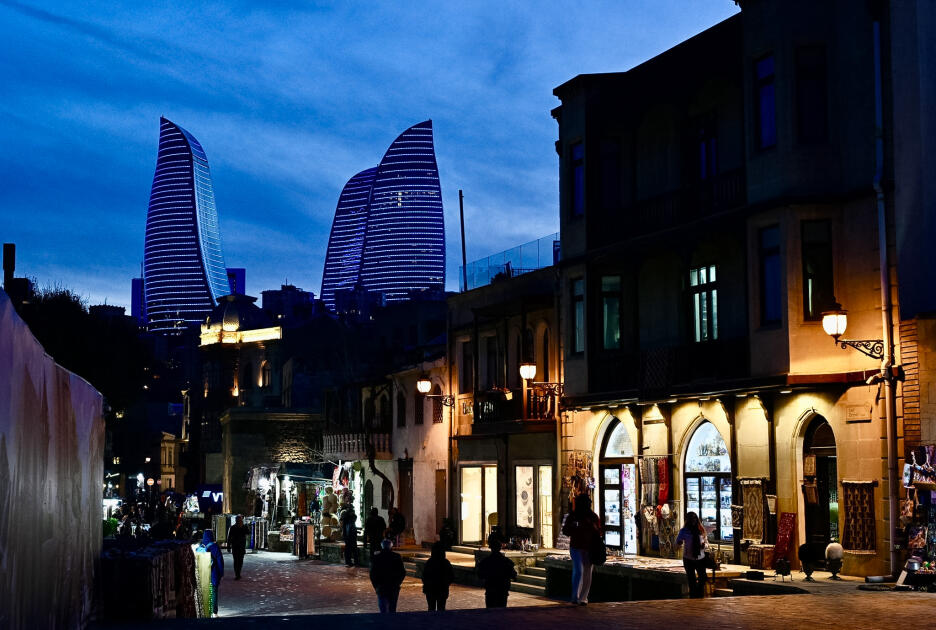 Здания в Баку окрасились в синий цвет