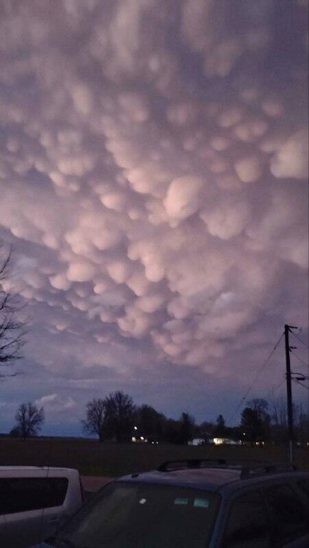 В Чикаго заметили редкие облака-мамматусы