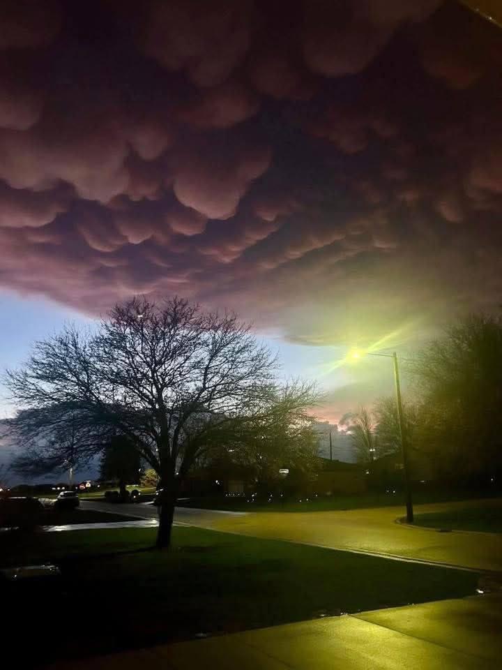 В Чикаго заметили редкие облака-мамматусы