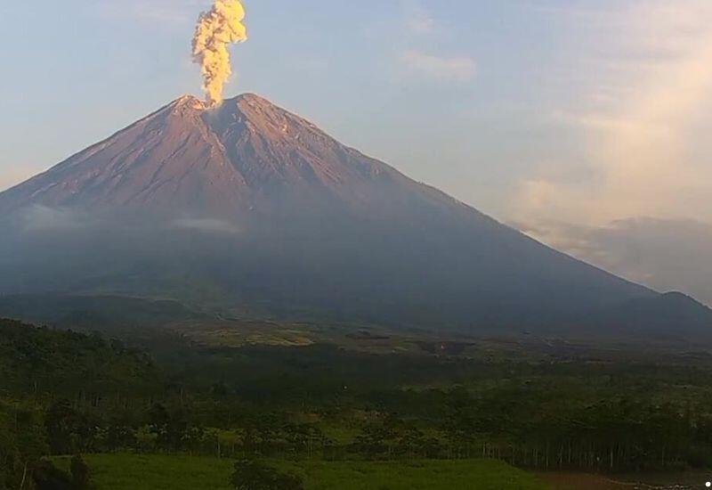 В Индонезии активизировался вулкан