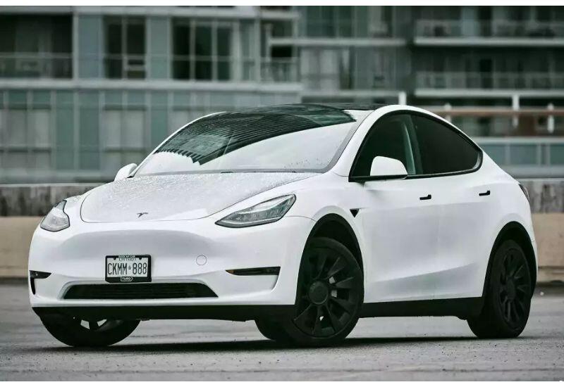 Tesla сняла с производства две свои модели