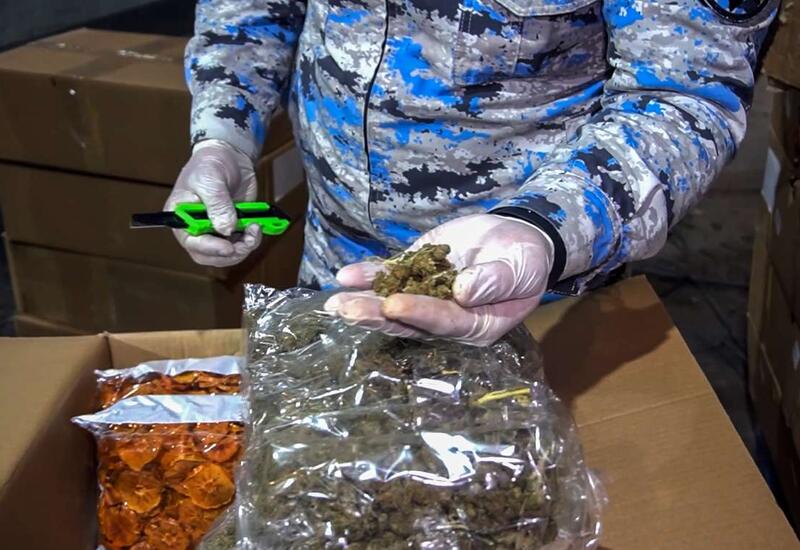 Азербайджанские таможенники нашли наркотики в грузе с сухофруктами