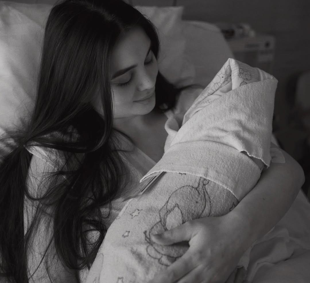 Аида Алиева стала матерью во второй раз