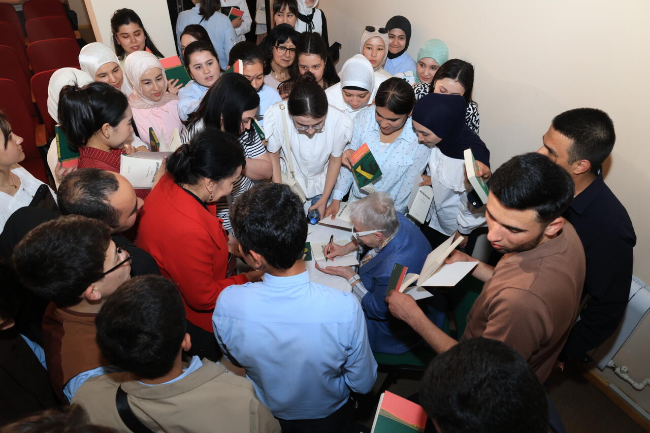 В Ташкенте презентована книга азербайджанского писателя Максуда Ибрагимбекова в сценическом формате