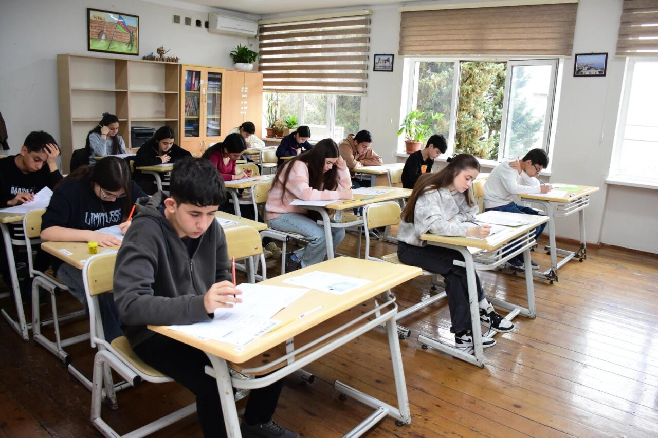 В Азербайджане прошли выпускные экзамены для учащихся IX классов