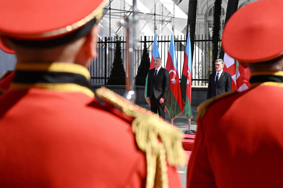 Состоялась церемония официальной встречи Президента Ильхама Алиева в Тбилиси