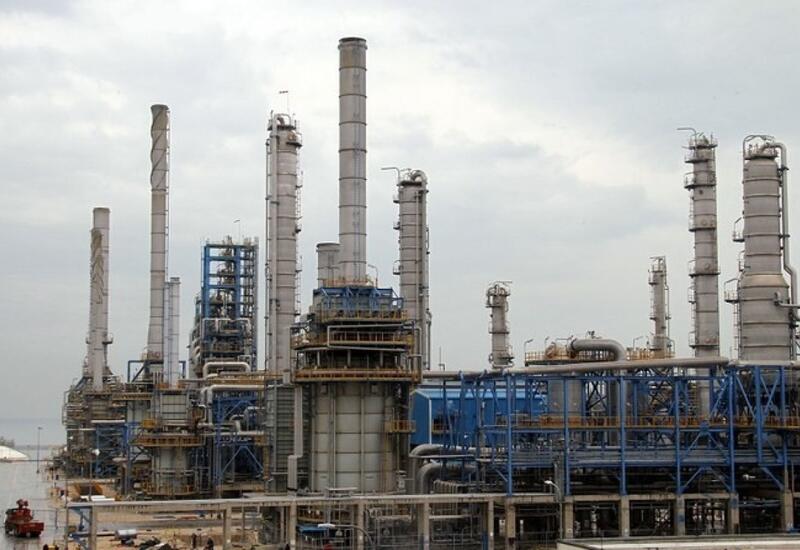 Израиль нанес удар по крупнейшему нефтехимическому заводу Ирана