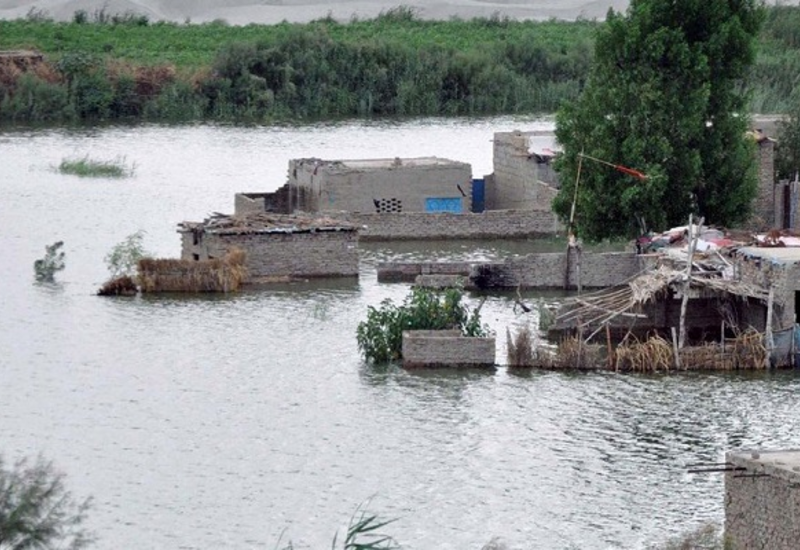 Десятки человек погибли в Пакистане от ливней