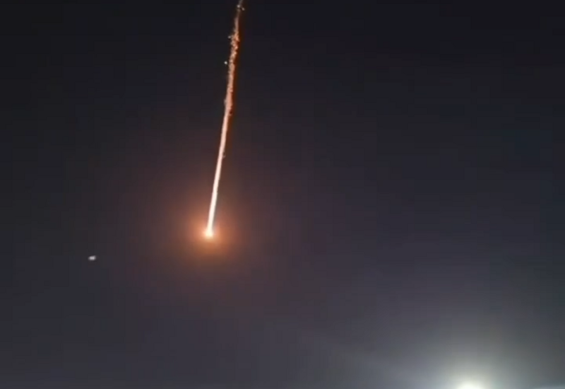 Зрелищное падение космического мусора в Индонезии