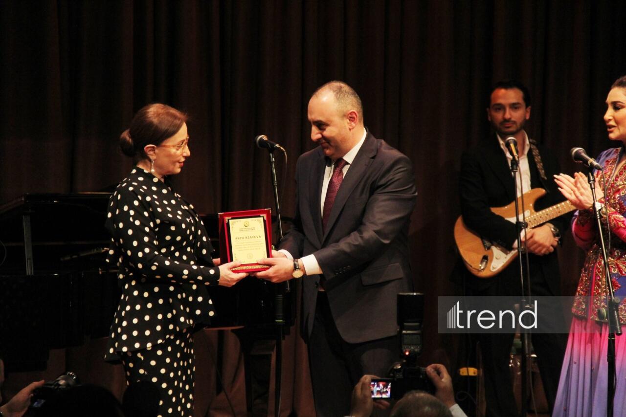 В Баку состоялся творческий вечер Арзу Рзаевой из Норвегии