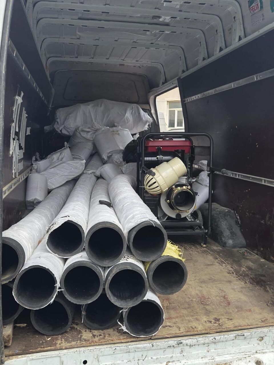 В Баку устраняют последствия интенсивных дождей