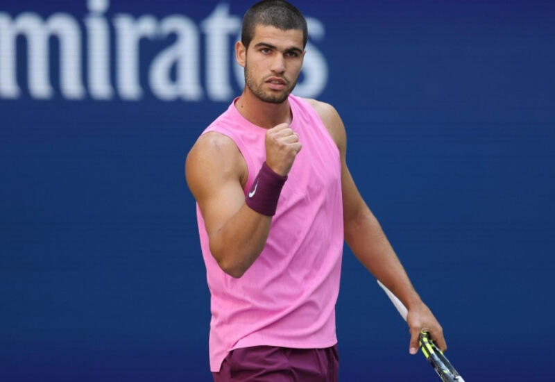 Карлос Алькарас повторил рекордную серию на грунте