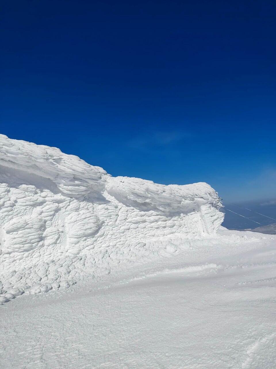 Трехметровые сугробы на горах Боснии