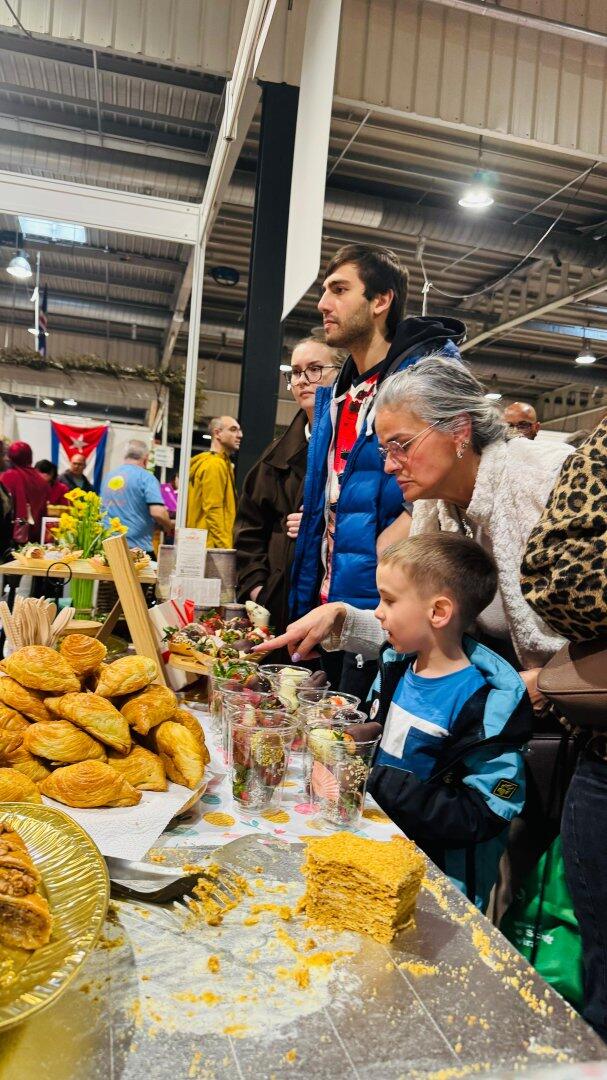 Азербайджанский стенд стал центром внимания на фестивале в Люксембурге