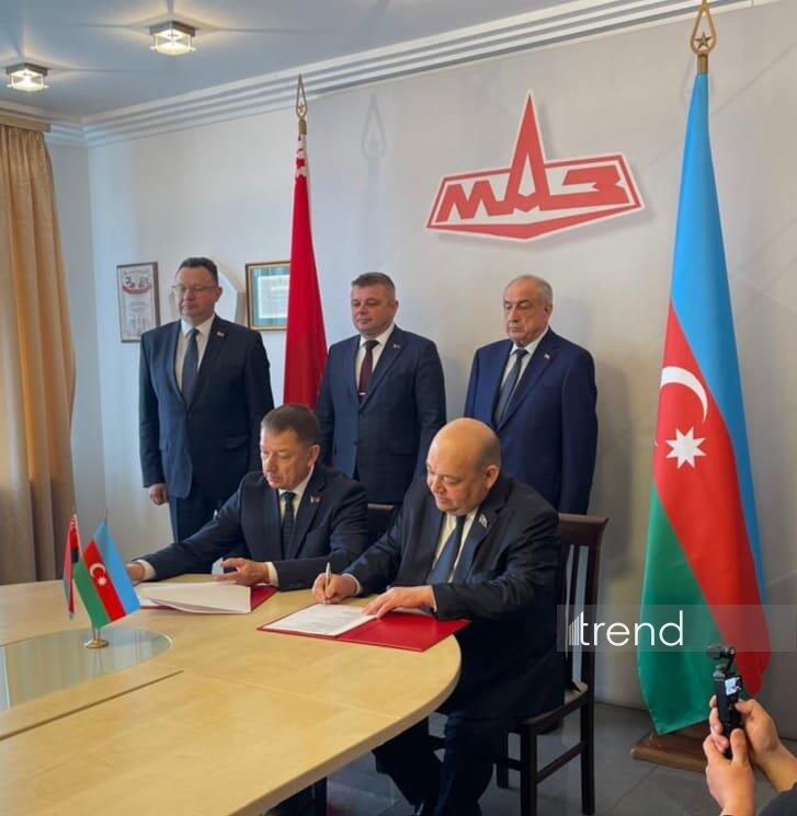 В Минске подписано соглашение о сборке новой партии коммунальной техники на базе шасси МАЗ в Азербайджане