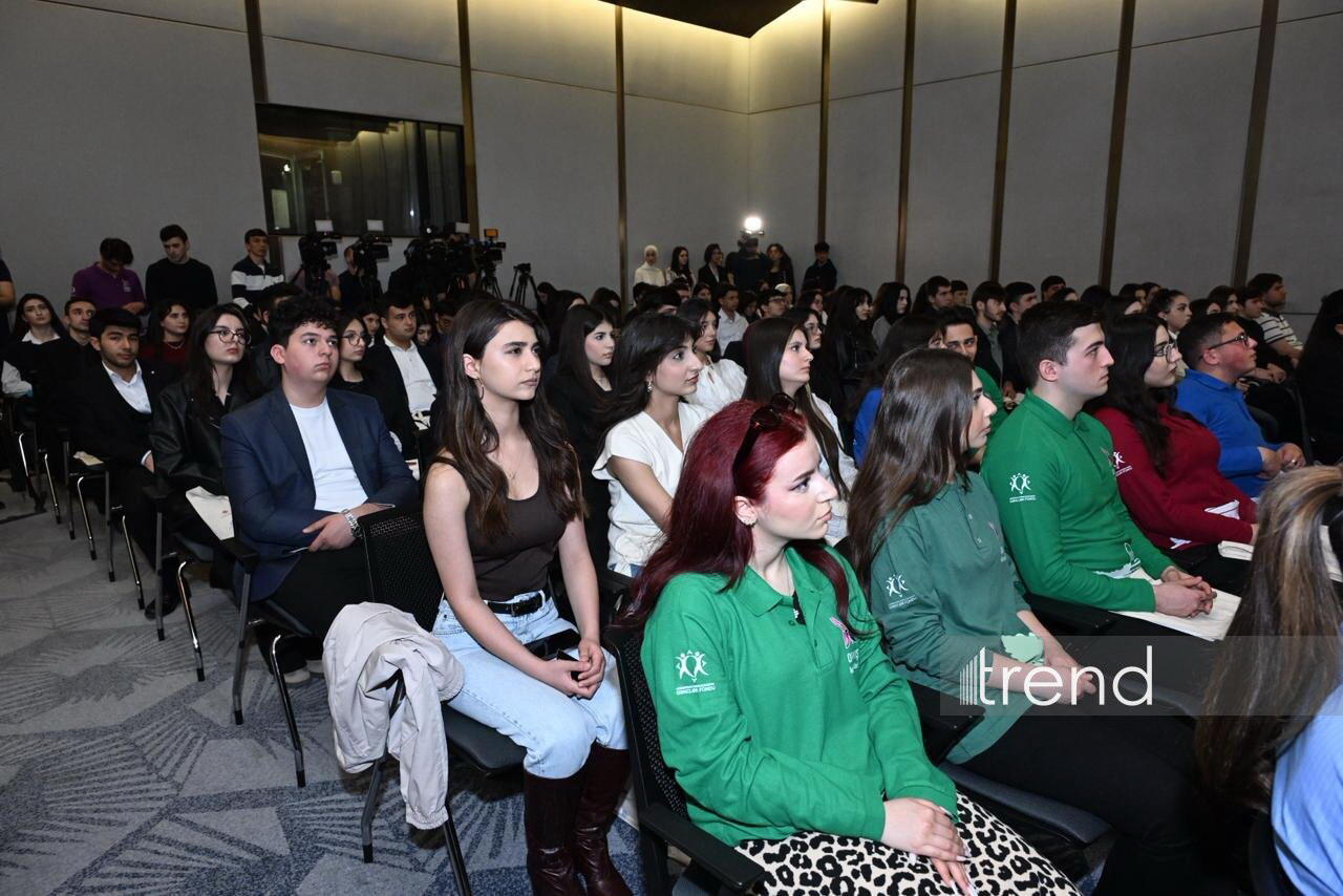 В Баку проходит форум на тему "Безопасное будущее во имя Великого возвращения"