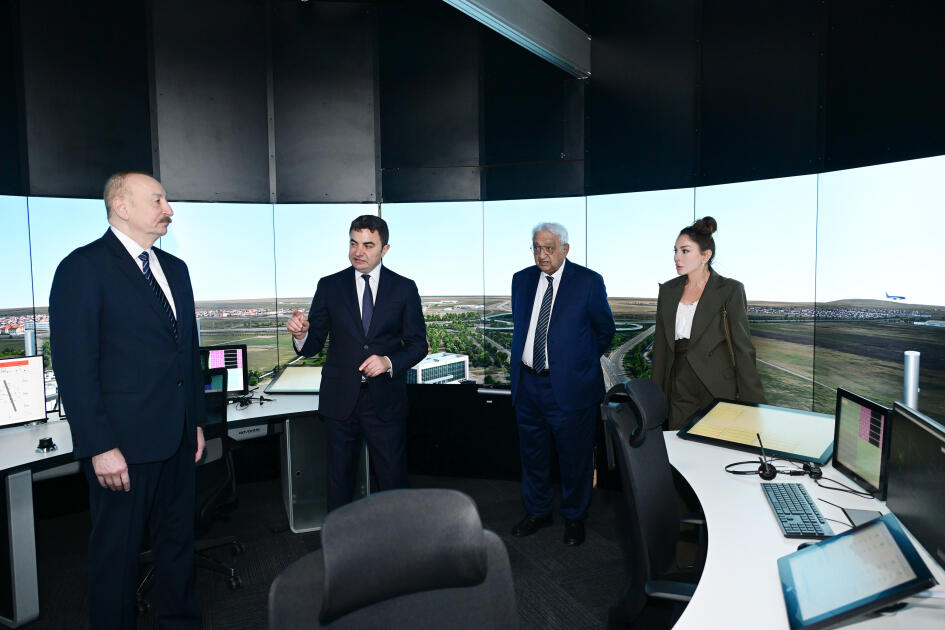 Президент Ильхам Алиев и Первая леди Мехрибан Алиева приняли участие в открытии Международного учебного центра в Национальной академии авиации