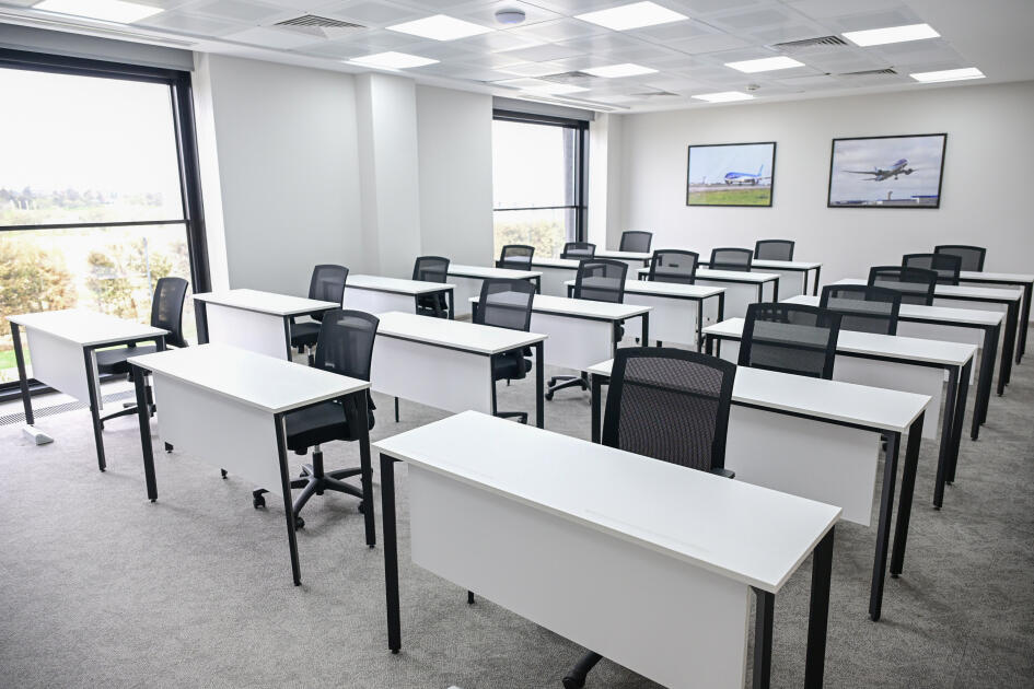 Президент Ильхам Алиев и Первая леди Мехрибан Алиева приняли участие в открытии Международного учебного центра в Национальной академии авиации