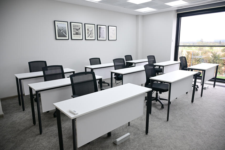 Президент Ильхам Алиев и Первая леди Мехрибан Алиева приняли участие в открытии Международного учебного центра в Национальной академии авиации