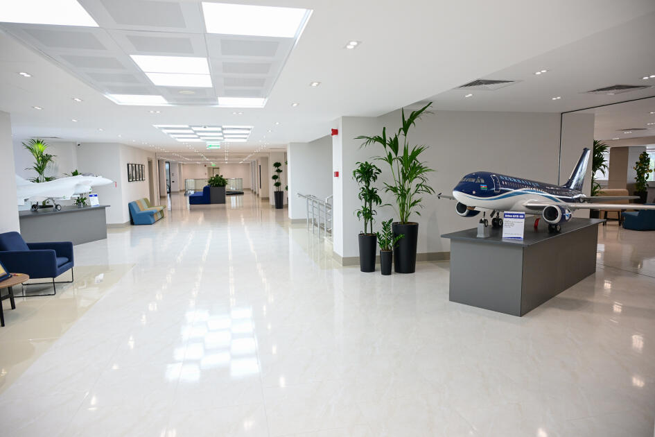 Президент Ильхам Алиев и Первая леди Мехрибан Алиева приняли участие в открытии Международного учебного центра в Национальной академии авиации