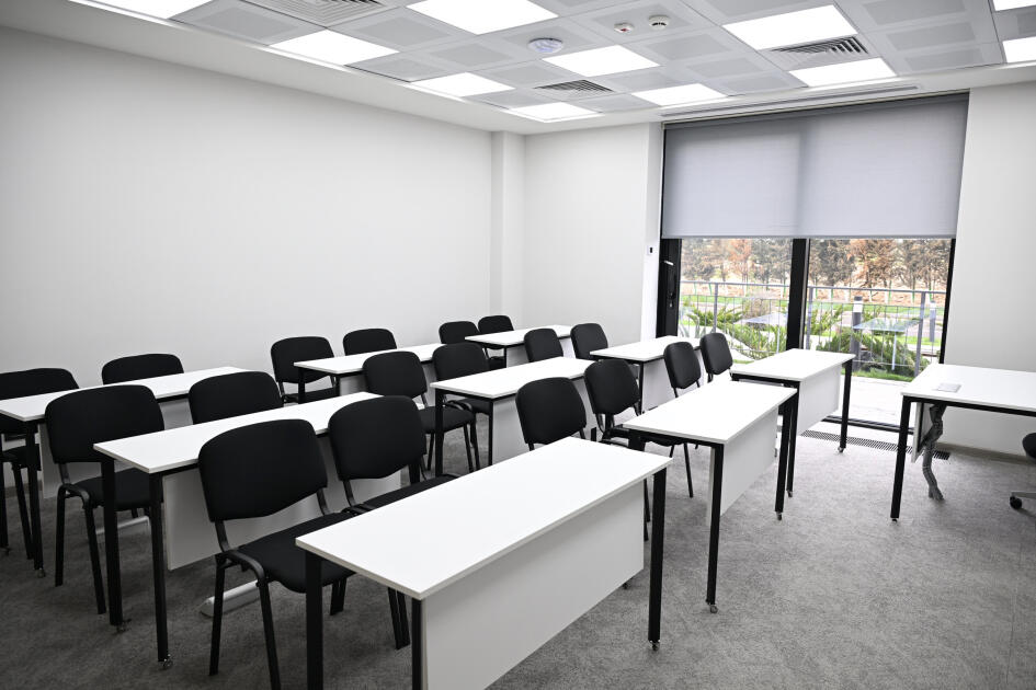 Президент Ильхам Алиев и Первая леди Мехрибан Алиева приняли участие в открытии Международного учебного центра в Национальной академии авиации