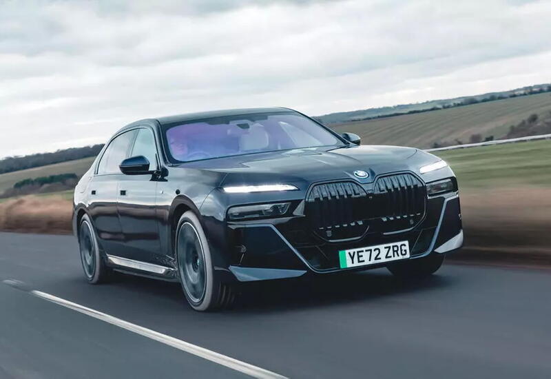 BMW представит в Пекине обновленный седан i7