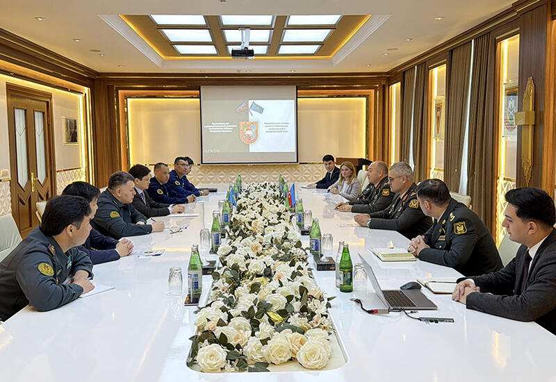 Azərbaycanla Qazaxıstan arasında hərbi əməkdaşlıq müzakirə edilib