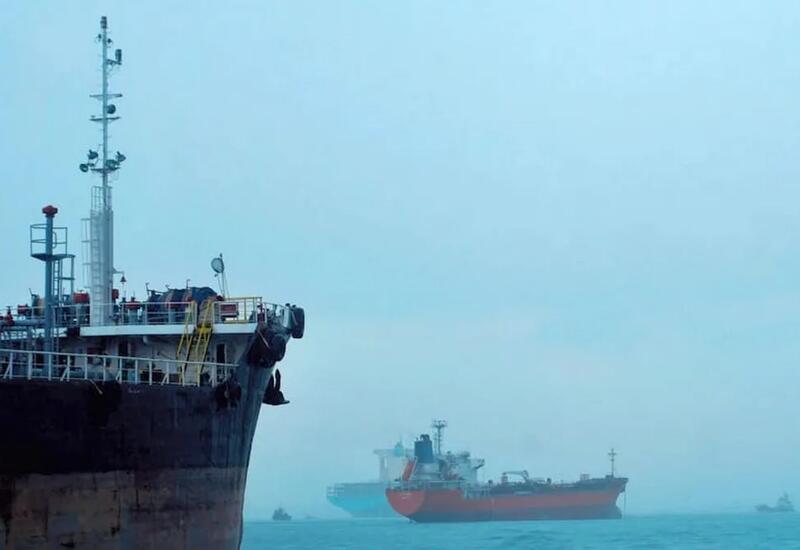 В Ормузском проливе застряли 800 судов